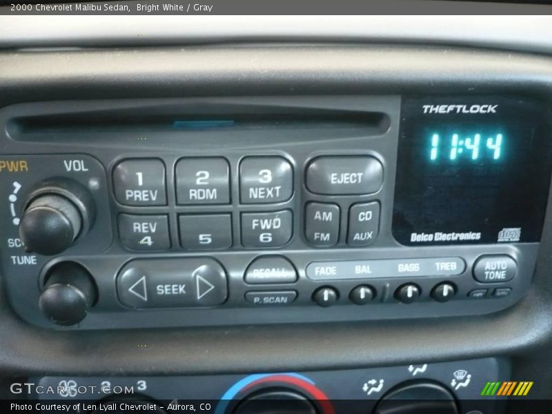 Bright White / Gray 2000 Chevrolet Malibu Sedan