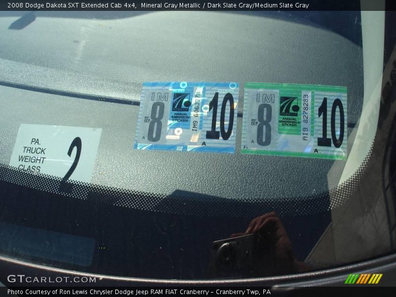 Mineral Gray Metallic / Dark Slate Gray/Medium Slate Gray 2008 Dodge Dakota SXT Extended Cab 4x4