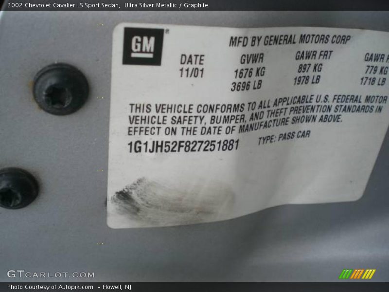 Ultra Silver Metallic / Graphite 2002 Chevrolet Cavalier LS Sport Sedan