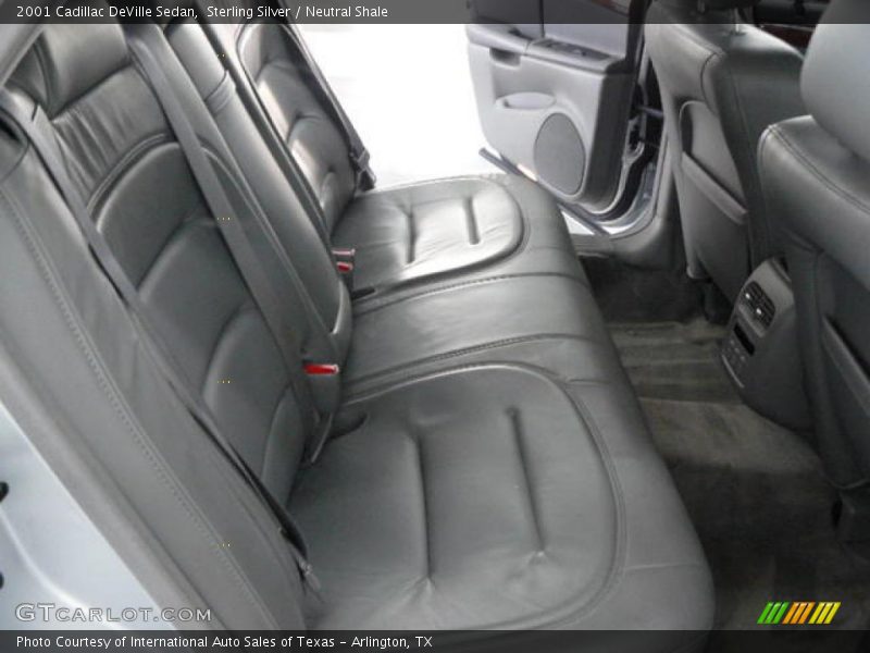 Sterling Silver / Neutral Shale 2001 Cadillac DeVille Sedan