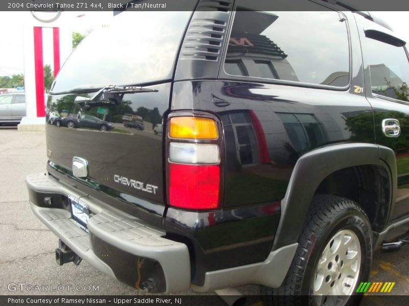 Black / Tan/Neutral 2004 Chevrolet Tahoe Z71 4x4