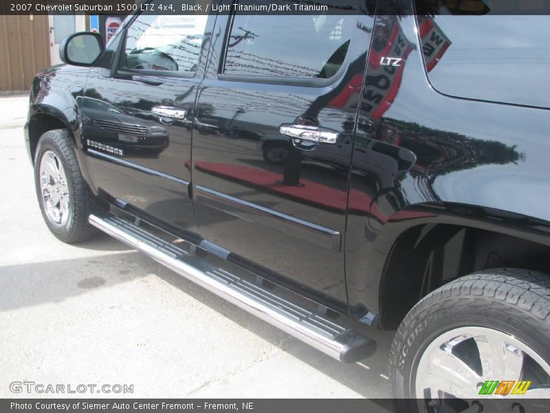 Black / Light Titanium/Dark Titanium 2007 Chevrolet Suburban 1500 LTZ 4x4