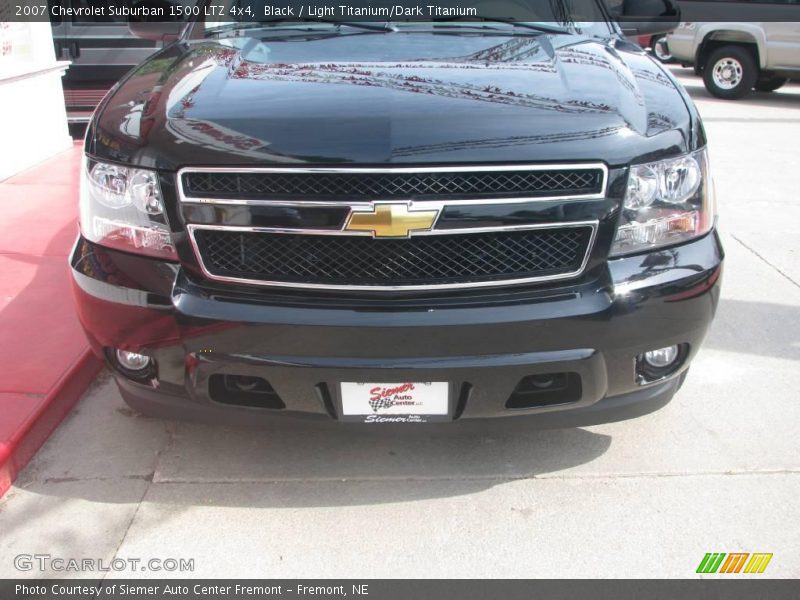 Black / Light Titanium/Dark Titanium 2007 Chevrolet Suburban 1500 LTZ 4x4