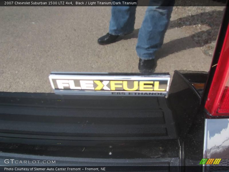 Black / Light Titanium/Dark Titanium 2007 Chevrolet Suburban 1500 LTZ 4x4