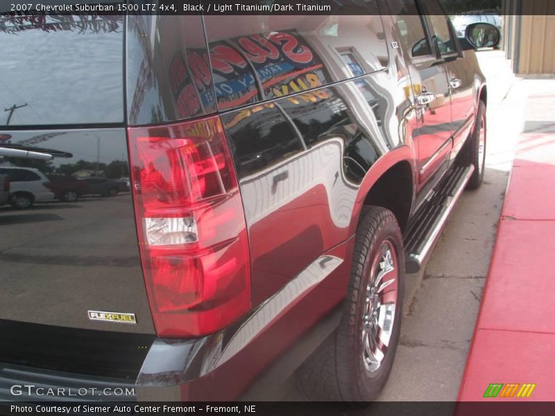 Black / Light Titanium/Dark Titanium 2007 Chevrolet Suburban 1500 LTZ 4x4