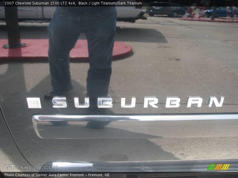 Black / Light Titanium/Dark Titanium 2007 Chevrolet Suburban 1500 LTZ 4x4