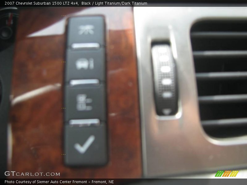 Black / Light Titanium/Dark Titanium 2007 Chevrolet Suburban 1500 LTZ 4x4