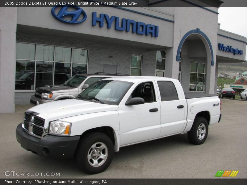 Bright White / Medium Slate Gray 2005 Dodge Dakota ST Quad Cab 4x4