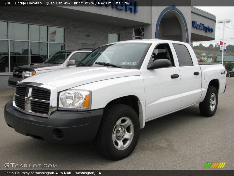 Bright White / Medium Slate Gray 2005 Dodge Dakota ST Quad Cab 4x4