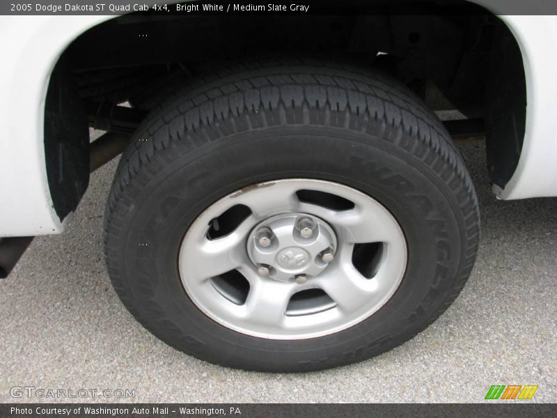 Bright White / Medium Slate Gray 2005 Dodge Dakota ST Quad Cab 4x4