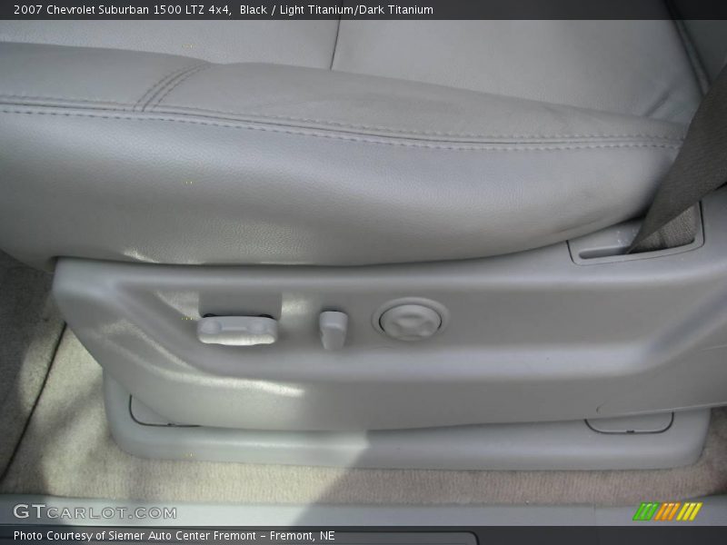 Black / Light Titanium/Dark Titanium 2007 Chevrolet Suburban 1500 LTZ 4x4