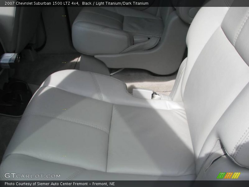 Black / Light Titanium/Dark Titanium 2007 Chevrolet Suburban 1500 LTZ 4x4