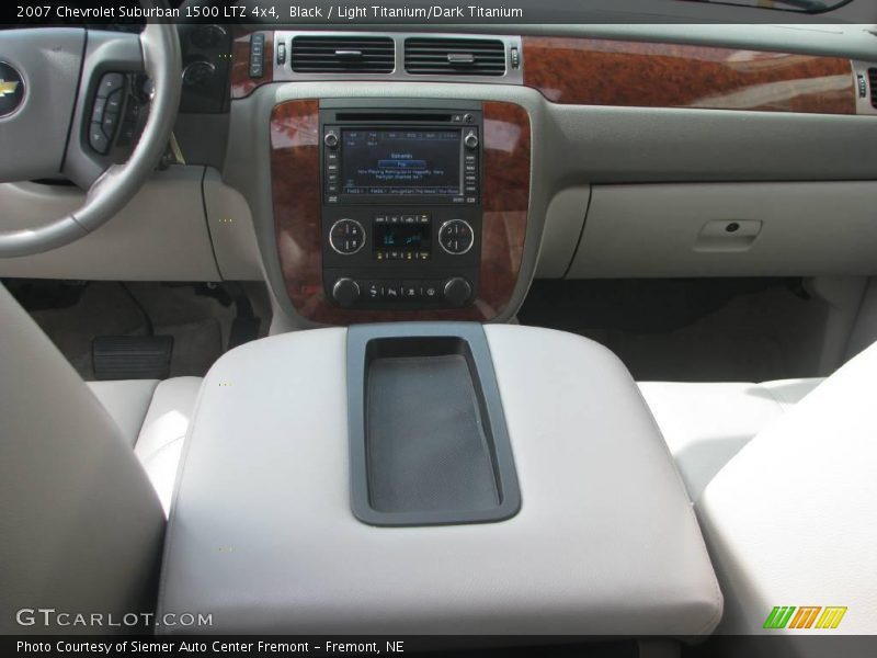 Black / Light Titanium/Dark Titanium 2007 Chevrolet Suburban 1500 LTZ 4x4