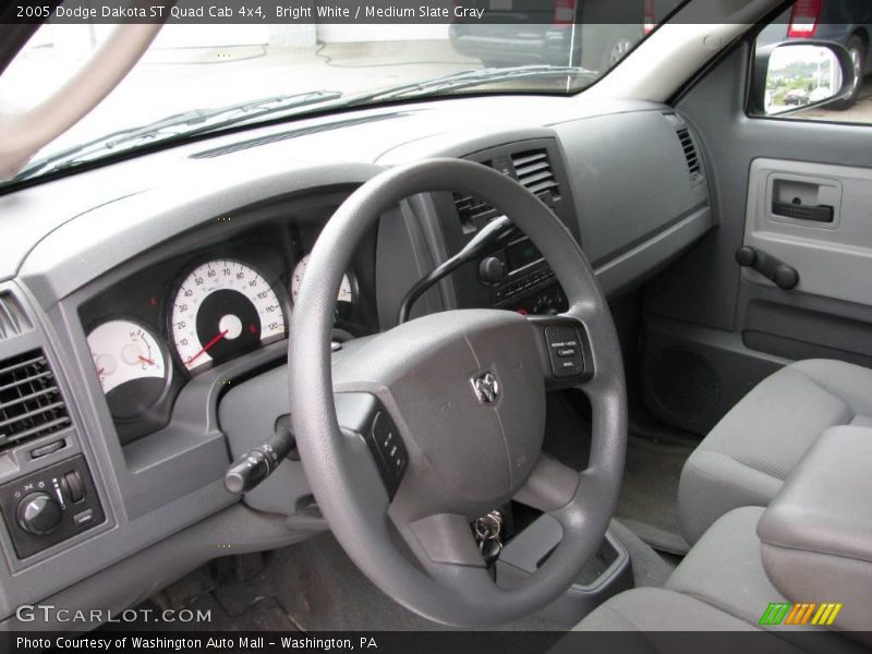 Bright White / Medium Slate Gray 2005 Dodge Dakota ST Quad Cab 4x4