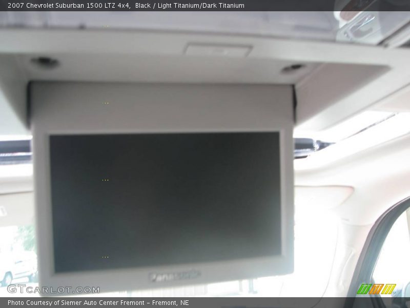 Black / Light Titanium/Dark Titanium 2007 Chevrolet Suburban 1500 LTZ 4x4