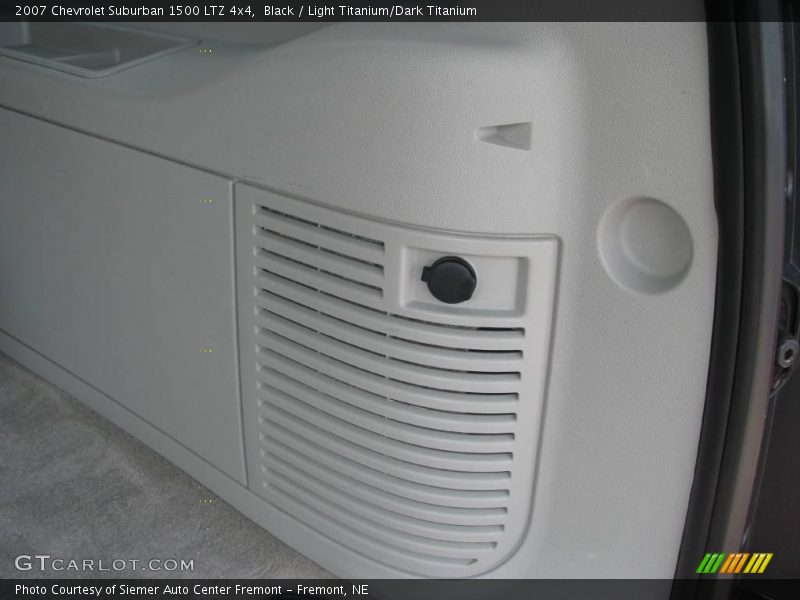 Black / Light Titanium/Dark Titanium 2007 Chevrolet Suburban 1500 LTZ 4x4