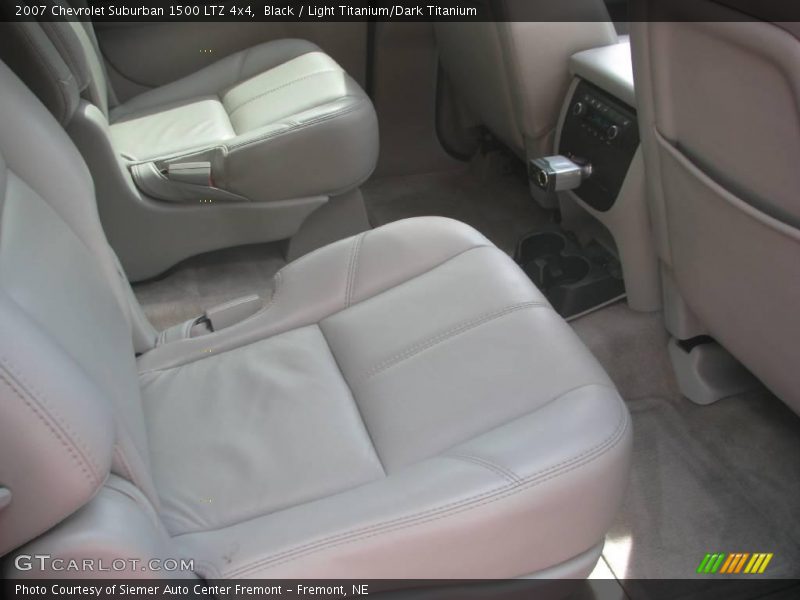 Black / Light Titanium/Dark Titanium 2007 Chevrolet Suburban 1500 LTZ 4x4