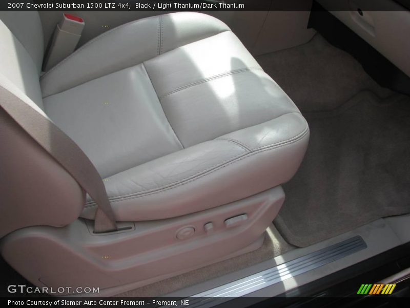 Black / Light Titanium/Dark Titanium 2007 Chevrolet Suburban 1500 LTZ 4x4
