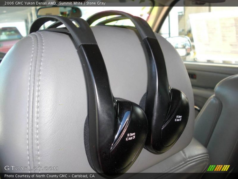 Summit White / Stone Gray 2006 GMC Yukon Denali AWD