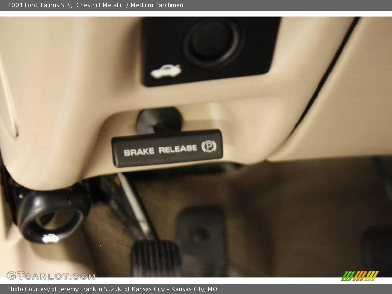 Chestnut Metallic / Medium Parchment 2001 Ford Taurus SES
