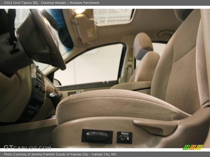 Chestnut Metallic / Medium Parchment 2001 Ford Taurus SES