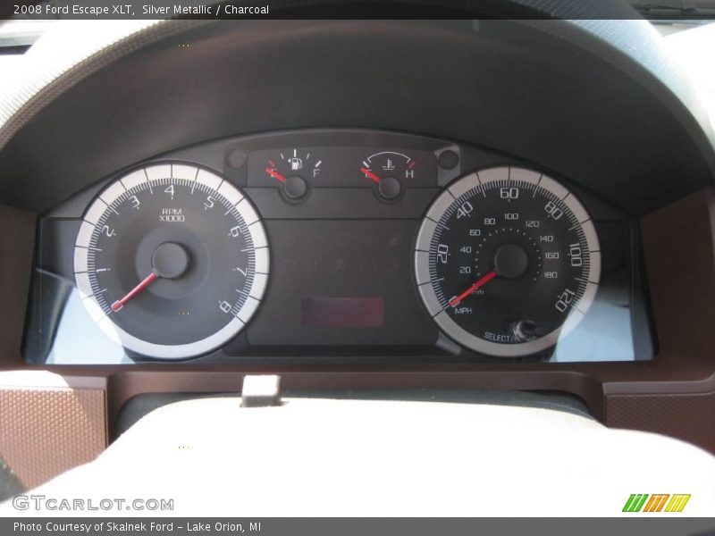 Silver Metallic / Charcoal 2008 Ford Escape XLT