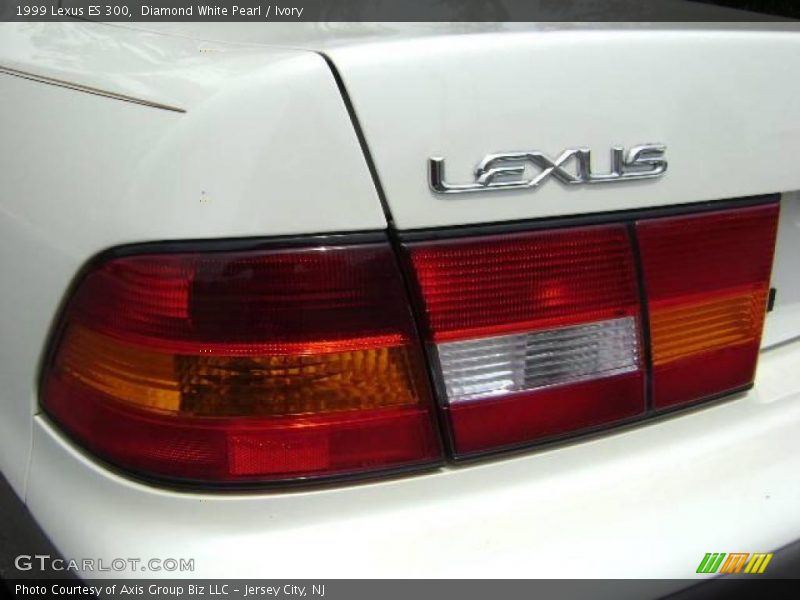 Diamond White Pearl / Ivory 1999 Lexus ES 300