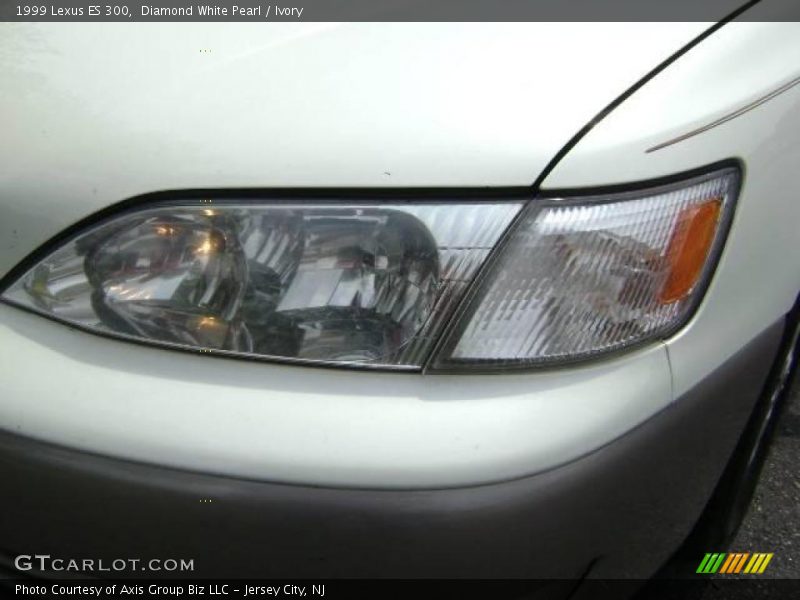 Diamond White Pearl / Ivory 1999 Lexus ES 300