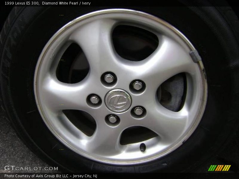 Diamond White Pearl / Ivory 1999 Lexus ES 300