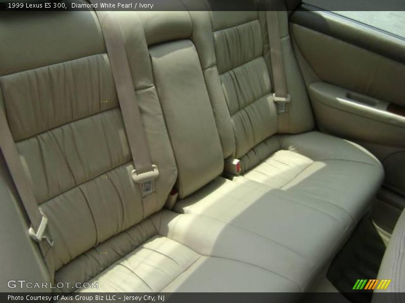 Diamond White Pearl / Ivory 1999 Lexus ES 300