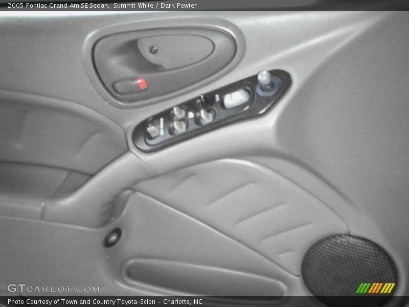 Summit White / Dark Pewter 2005 Pontiac Grand Am SE Sedan
