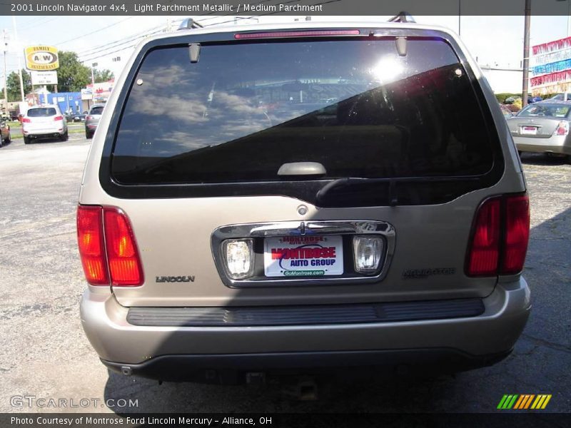 Light Parchment Metallic / Medium Parchment 2001 Lincoln Navigator 4x4