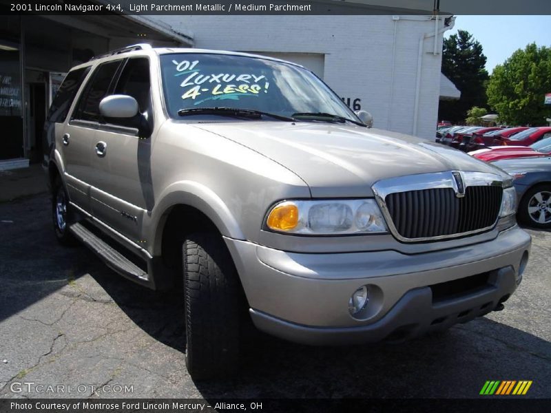 Light Parchment Metallic / Medium Parchment 2001 Lincoln Navigator 4x4