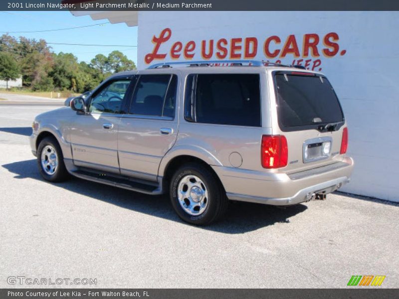 Light Parchment Metallic / Medium Parchment 2001 Lincoln Navigator