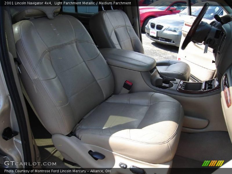 Light Parchment Metallic / Medium Parchment 2001 Lincoln Navigator 4x4