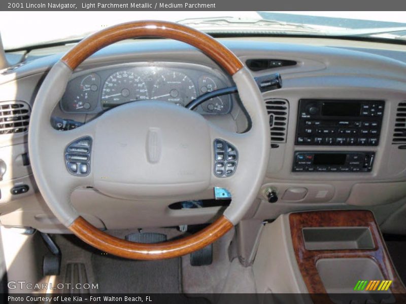 Light Parchment Metallic / Medium Parchment 2001 Lincoln Navigator