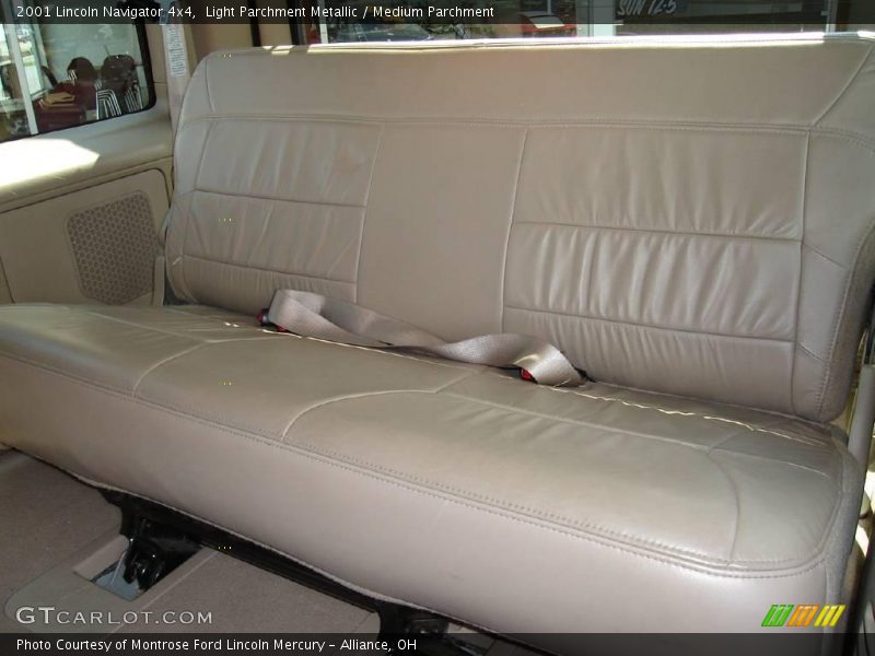 Light Parchment Metallic / Medium Parchment 2001 Lincoln Navigator 4x4