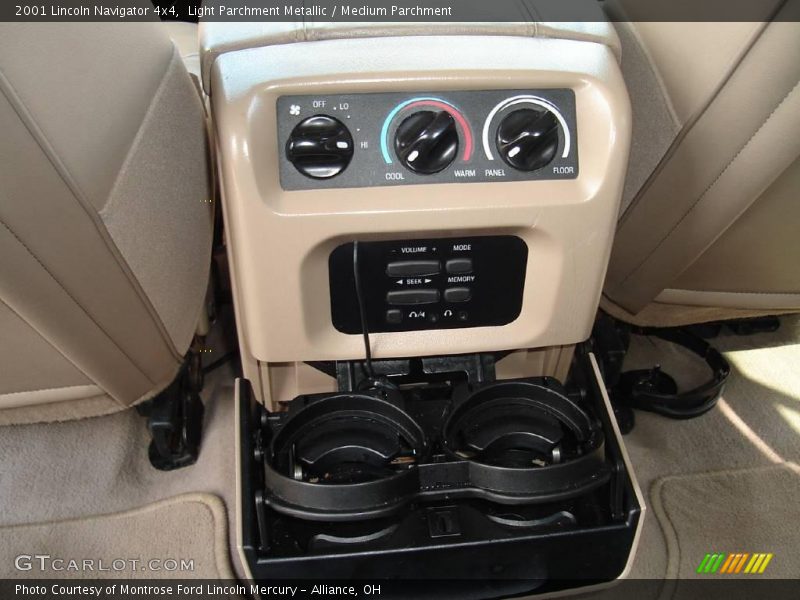 Light Parchment Metallic / Medium Parchment 2001 Lincoln Navigator 4x4
