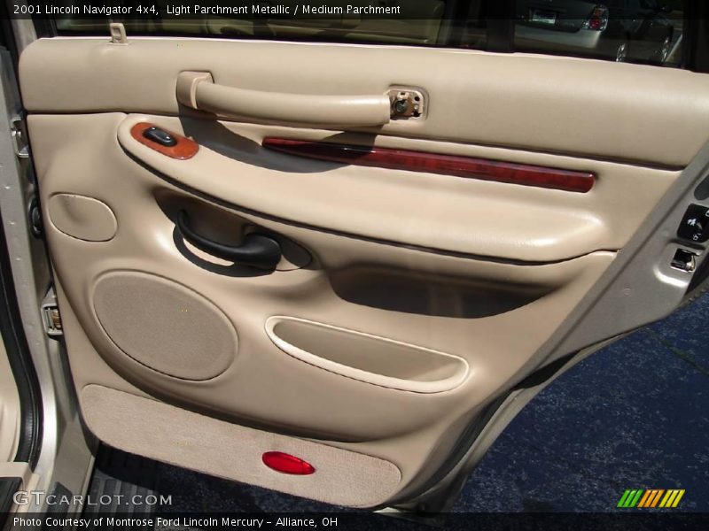 Light Parchment Metallic / Medium Parchment 2001 Lincoln Navigator 4x4