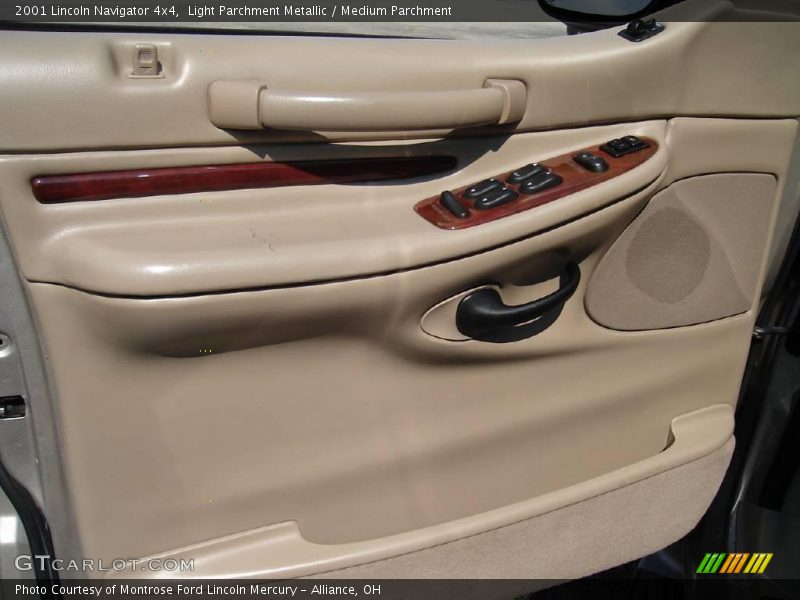 Light Parchment Metallic / Medium Parchment 2001 Lincoln Navigator 4x4