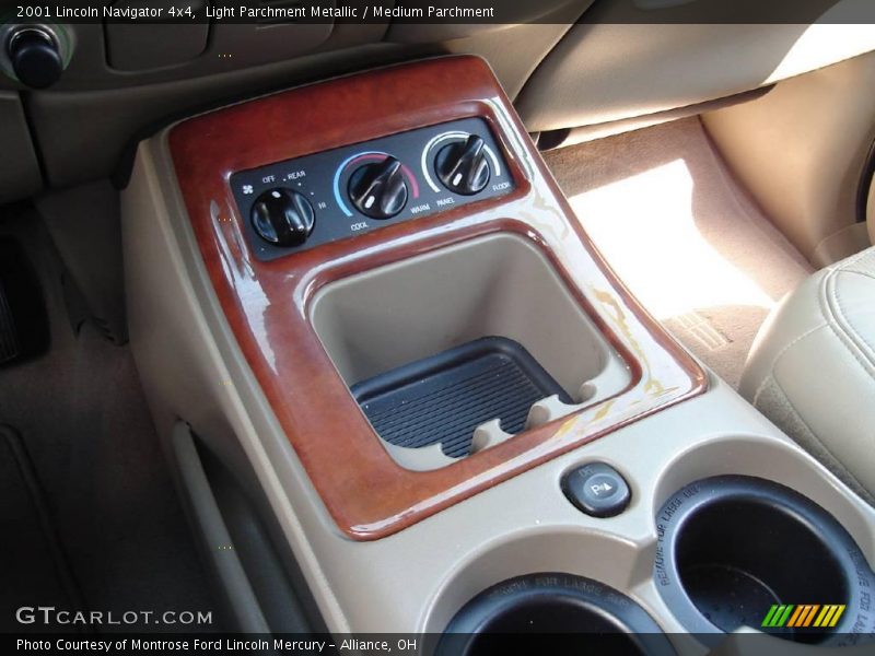 Light Parchment Metallic / Medium Parchment 2001 Lincoln Navigator 4x4