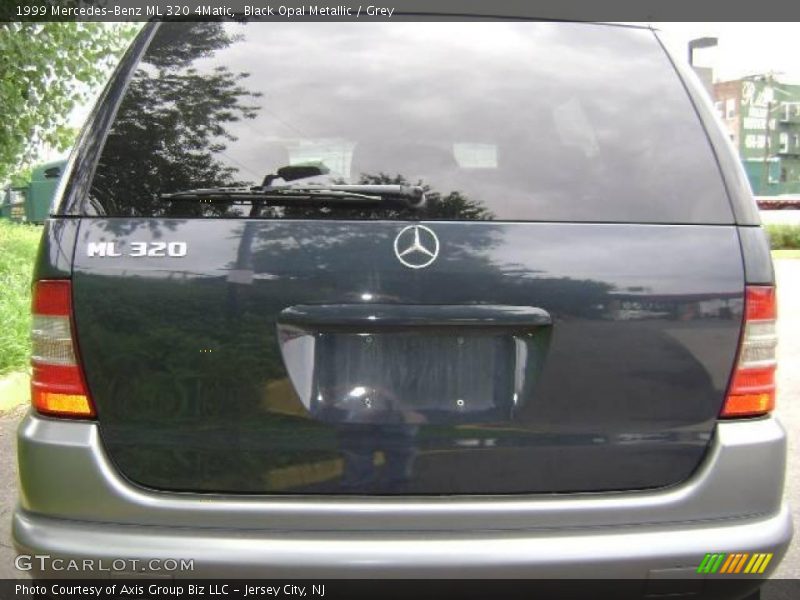 Black Opal Metallic / Grey 1999 Mercedes-Benz ML 320 4Matic