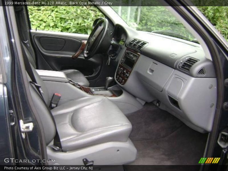 Black Opal Metallic / Grey 1999 Mercedes-Benz ML 320 4Matic