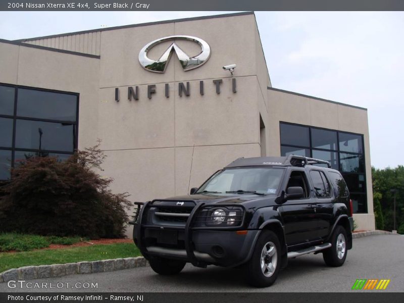 Super Black / Gray 2004 Nissan Xterra XE 4x4