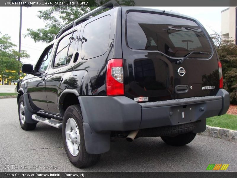 Super Black / Gray 2004 Nissan Xterra XE 4x4