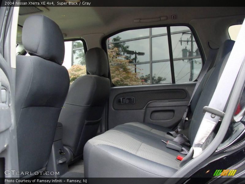 Super Black / Gray 2004 Nissan Xterra XE 4x4