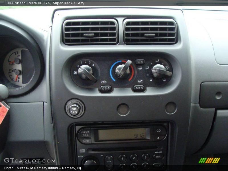 Super Black / Gray 2004 Nissan Xterra XE 4x4