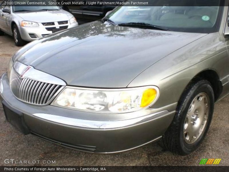 Spruce Green Metallic / Light Parchment/Medium Parchment 2000 Lincoln Continental