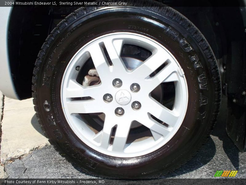 Sterling Silver Metallic / Charcoal Gray 2004 Mitsubishi Endeavor LS