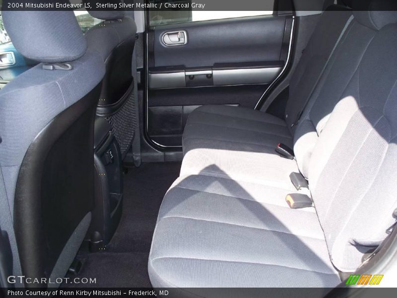 Sterling Silver Metallic / Charcoal Gray 2004 Mitsubishi Endeavor LS